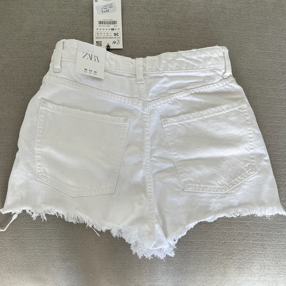 White Zara High Waisted Shorts - Picture 3 of 4